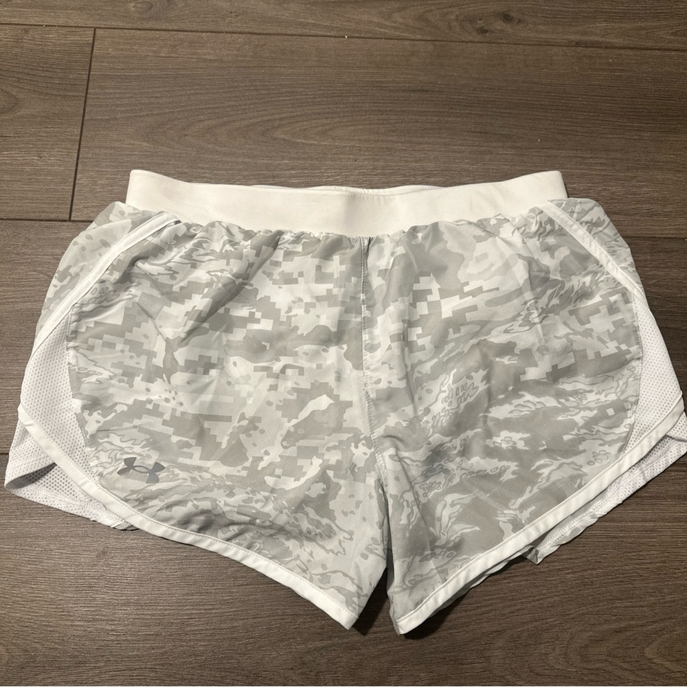 Under Armour Gray Camo Shorts medium
